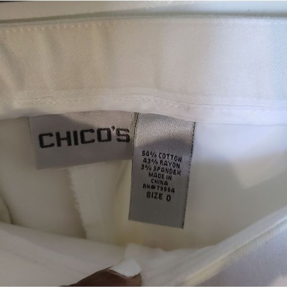 CT1056a Chico’s White Cuffed Ankle Jeans Size 0 - Picture 6 of 6